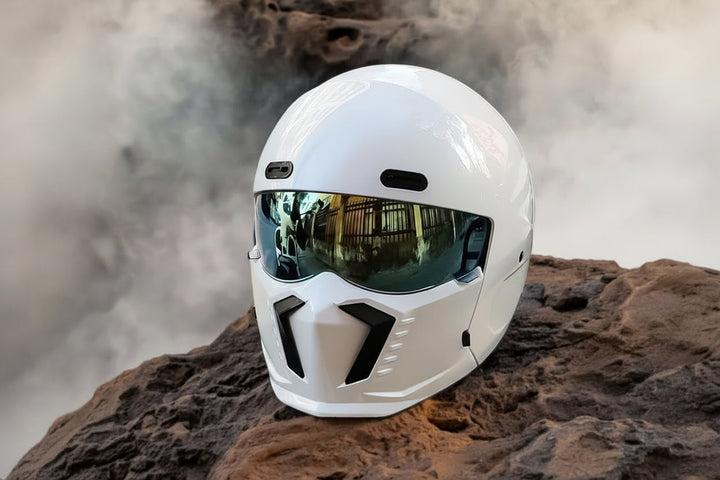 Retro Motorcycle Helmet with Adjustable Ventilation and Anti-Fog Visor