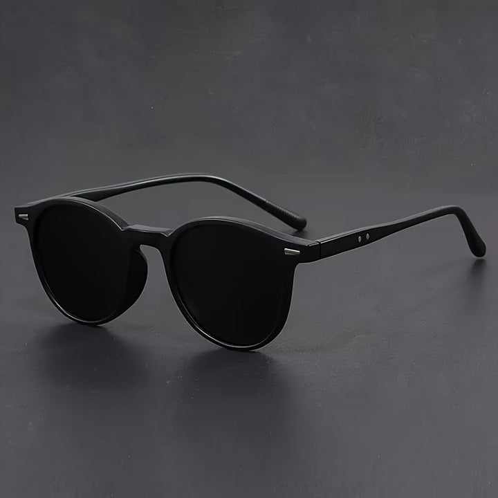 Round Tortoiseshell Sunglasses with Polycarbonate Frame and Retro Design